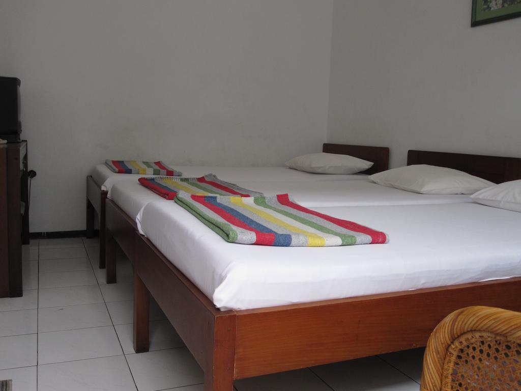 Hotel Tosari Malang Zimmer foto